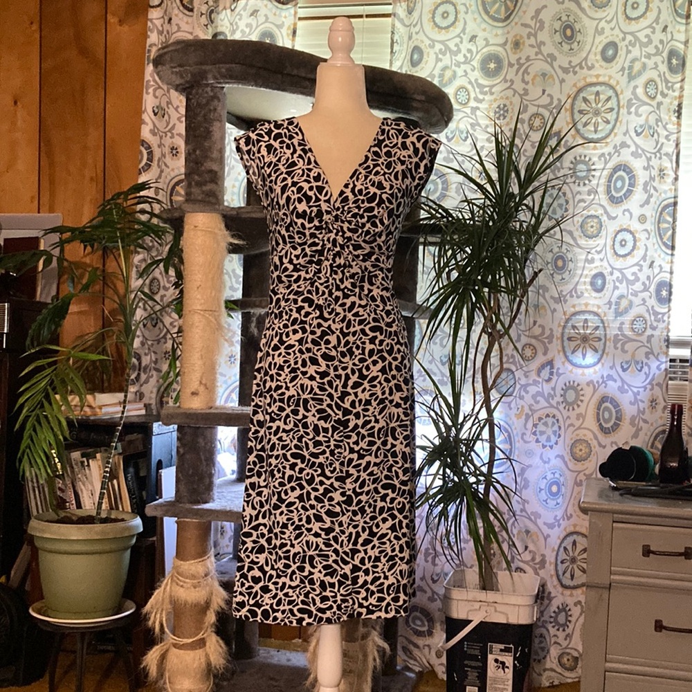 Dress sleeveless by Lizzatti black and white size 12